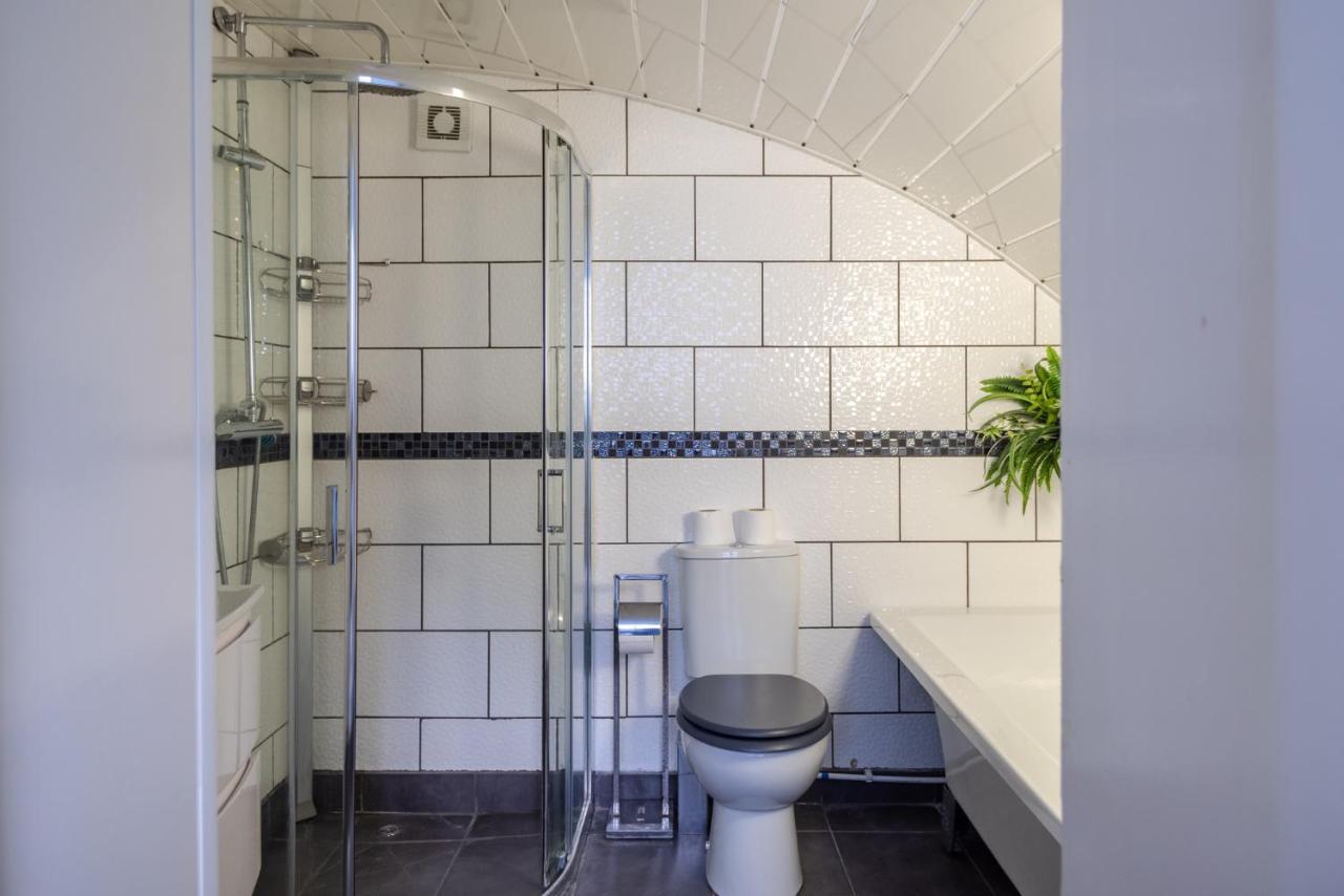 Spacious 2 Bedroom Apartment In Camden 런던 외부 사진